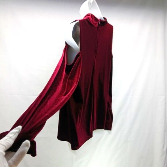 Neiman Marcus Red Velvet Blouse Key Hole Neck Open Shoulder Long Sleeve Large... - Picture 5 of 12